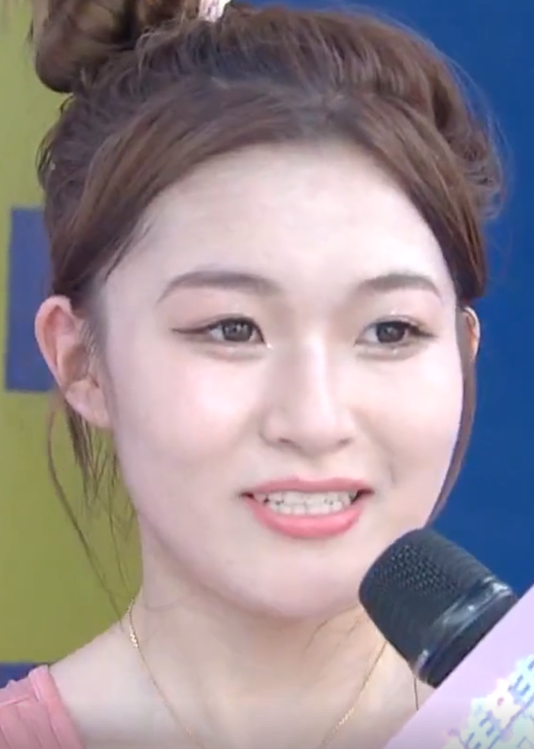 男生女生向前冲封面图