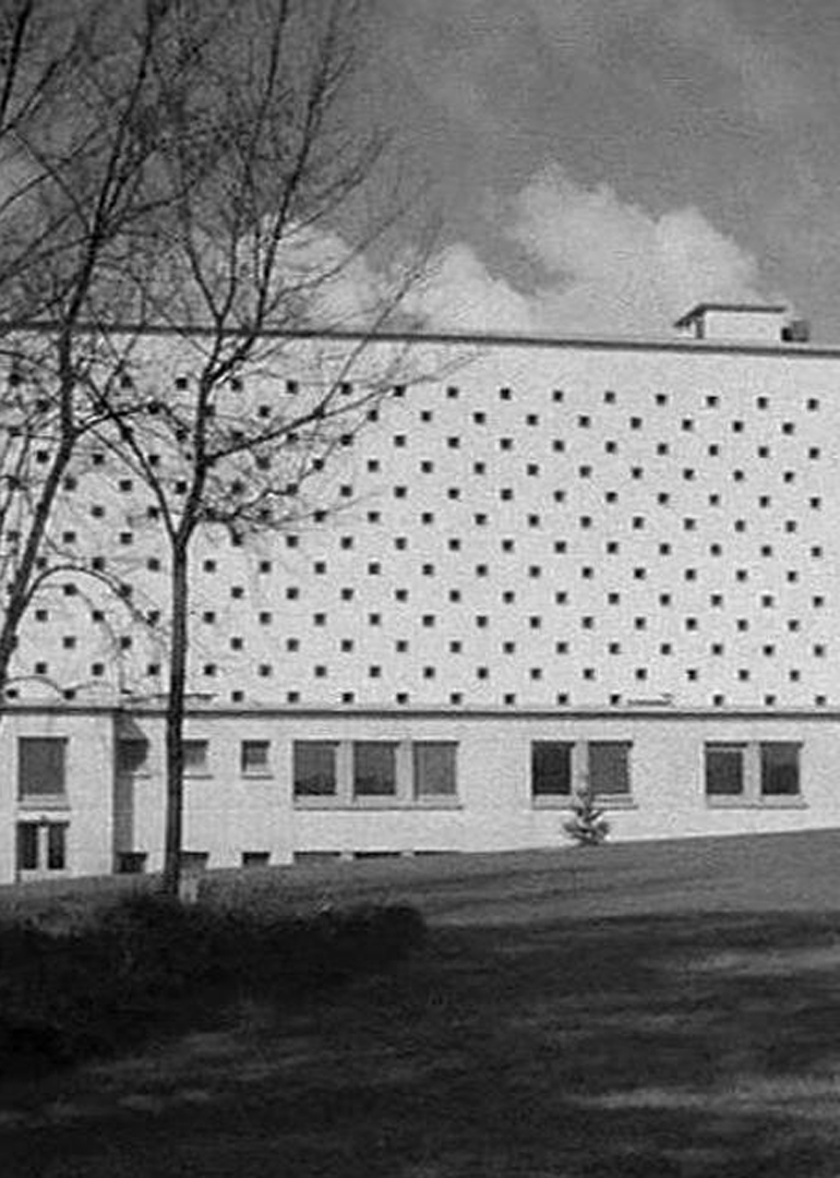 女大学生封面图